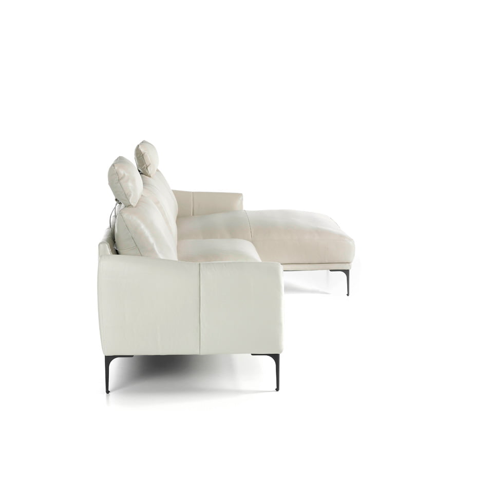 Chaise longue sofa upholstered in leather Chaise longue sofa upholstered in leather