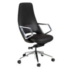 Черное вращающееся офисное кресло из кожзама