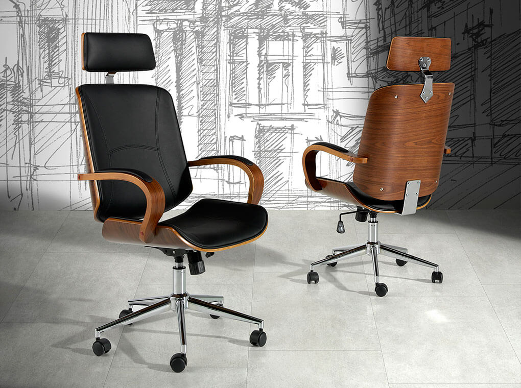 Office armchair upholstered in black leatherette Office armchair upholstered in black leatherette