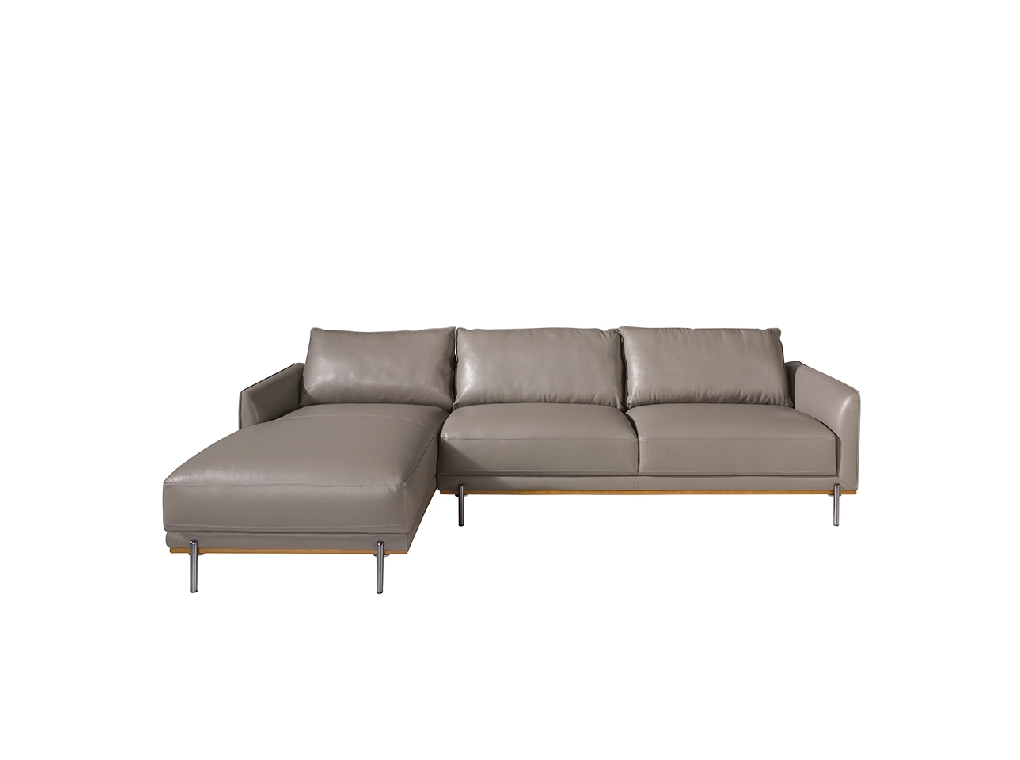 Chaiselongue-Sofa mit Lederbezug und Beinen aus abgedunkeltem Stahl.