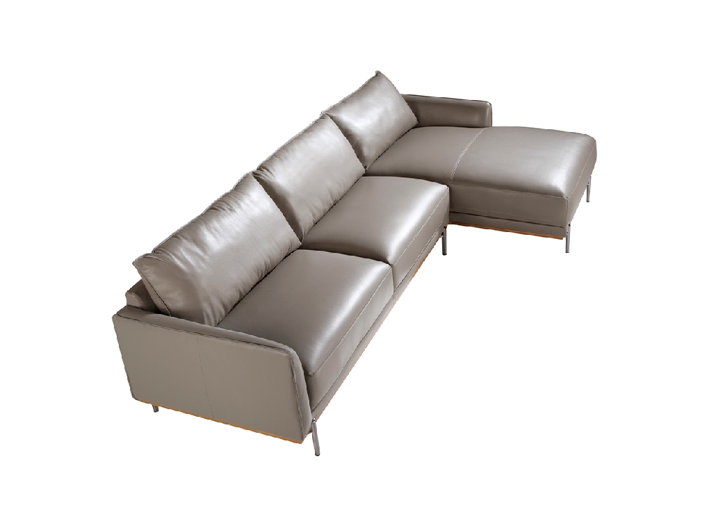 Chaiselongue-Sofa mit Lederbezug und Beinen aus abgedunkeltem Stahl.