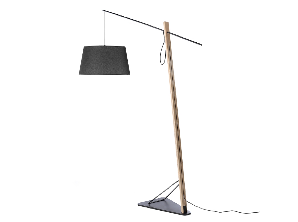 Напольная лампа из черной стали и древесины дуба с тканевым абажуром