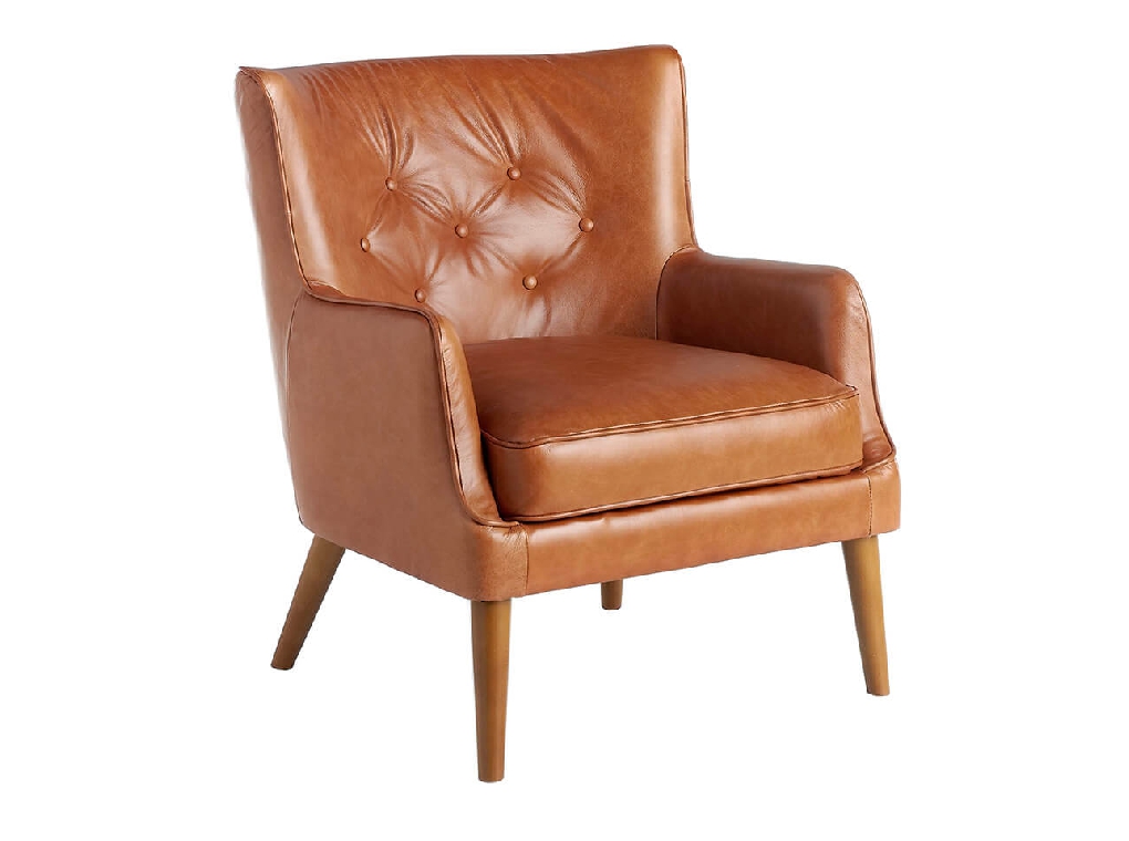 Confident armchair upholstered in tufted leather