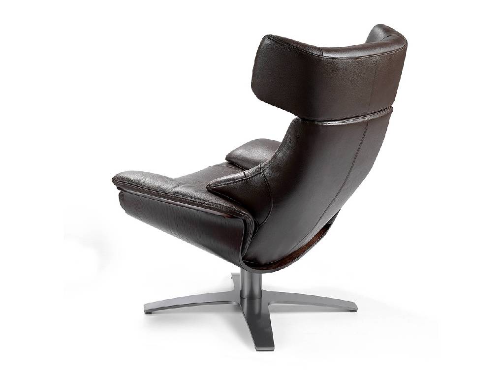 Swivel armchair upholstered in leather with reclining backrest relaxation mechanism Swivel armchair upholstered in leather with reclining backrest relaxation mechanism