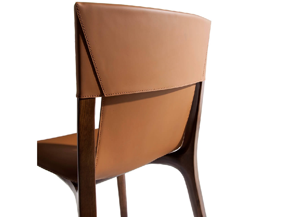 Chair upholstered in leather with structure in ash wood Chair upholstered in leather with structure in ash wood