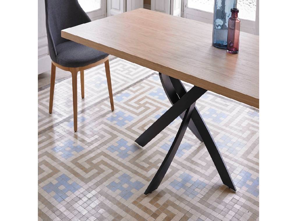 Dining table with an lacquered steel base and walnut top Dining table with an lacquered steel base and walnut top