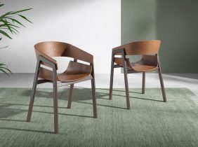silla madera nogal elegante marrón comedor