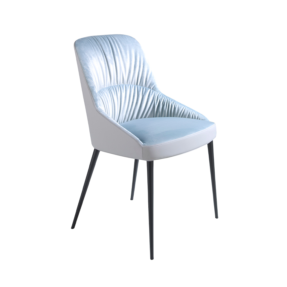 Silla comedor tapizada en terciopelo y polipiel