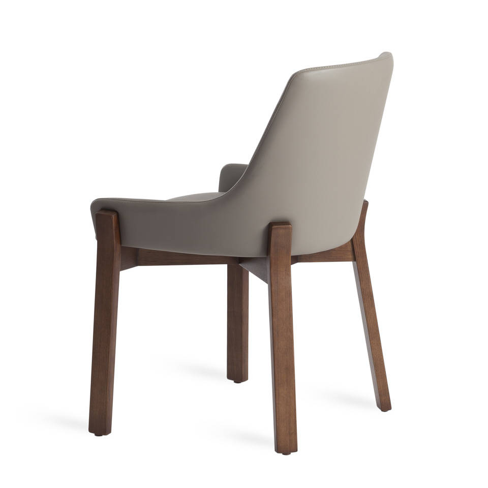 Silla CROSS BISTRO, madera color nogal y asiento de ratán