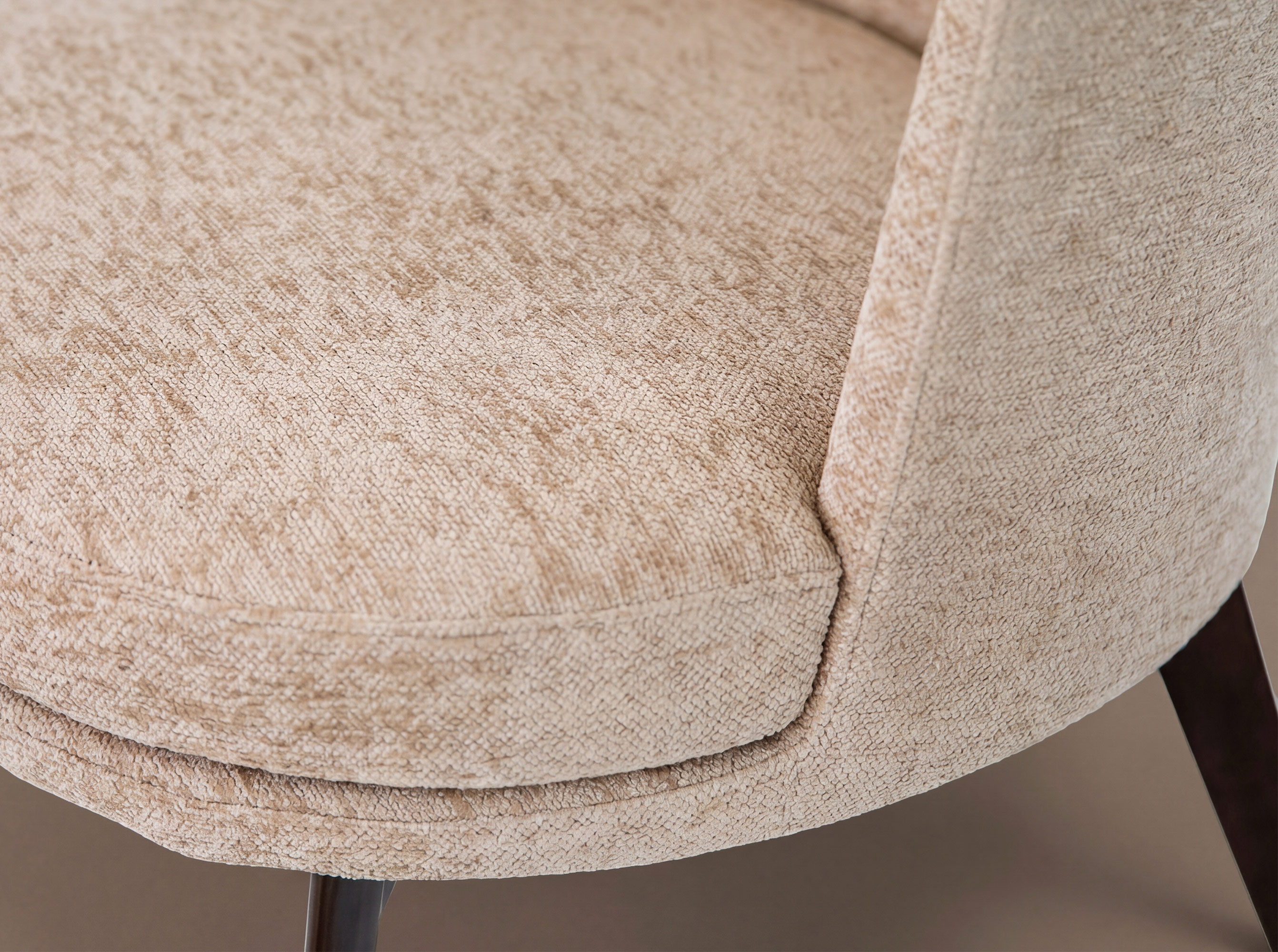 D_5108-sillon-tela-armchair-angel-cerda_D1