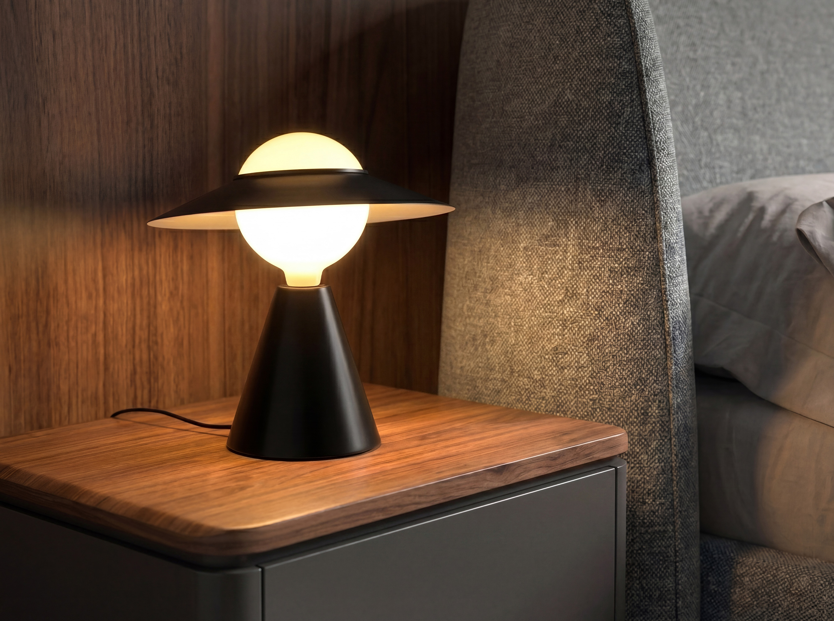 A_8089-lampara-sobremesa-acero-table-lamp-angel-cerda_A1