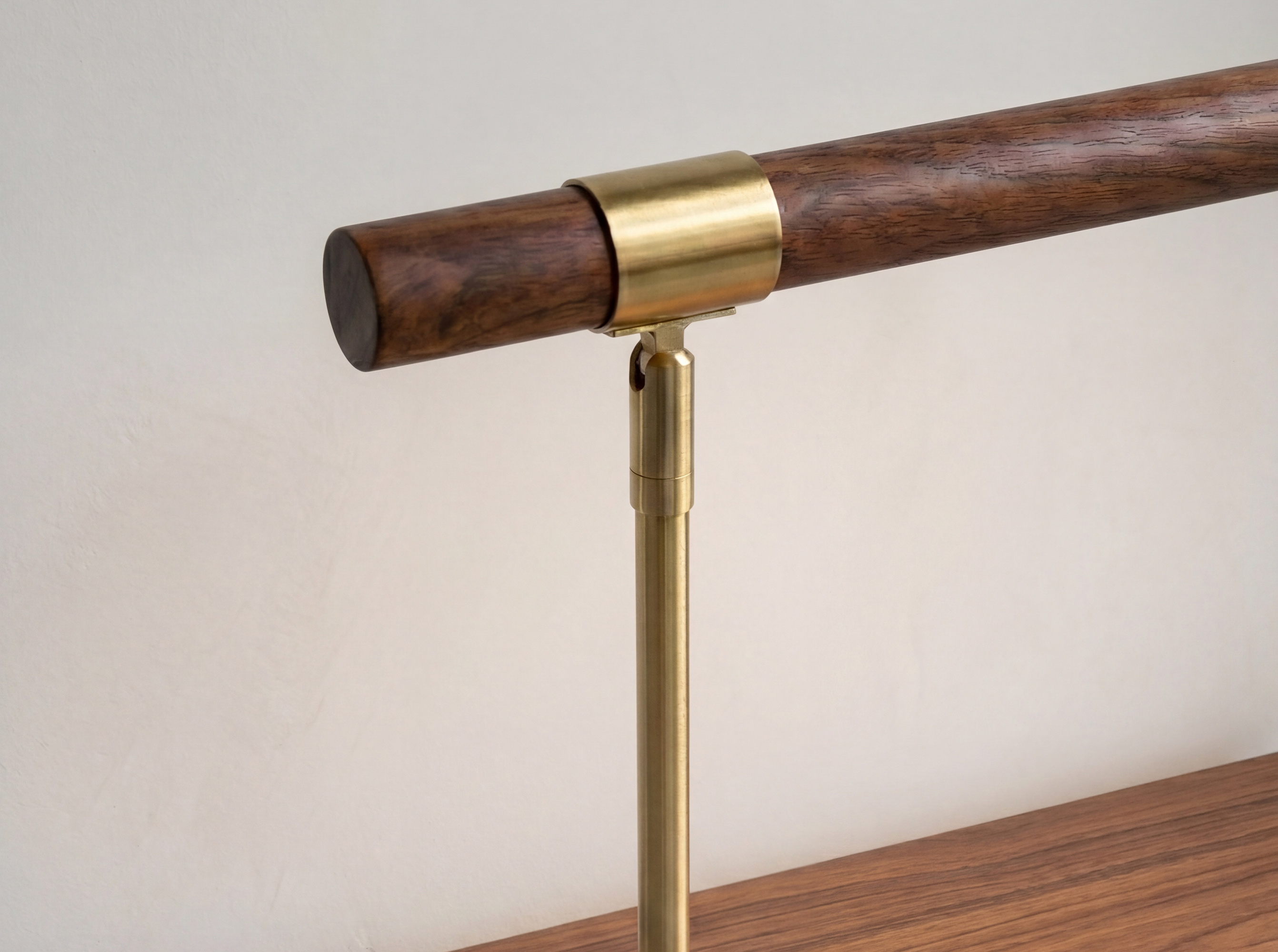 D_8122-lampara-sobremesa-acero-table-lamp-angel-cerda_D1